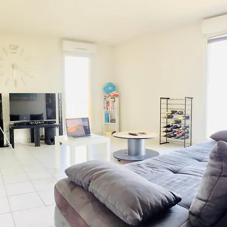 Apartament 3 Pers - Balcon - Wifi - Parking Prive