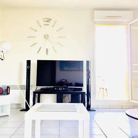 3 Pers - Balcon - Wifi - Parking Prive